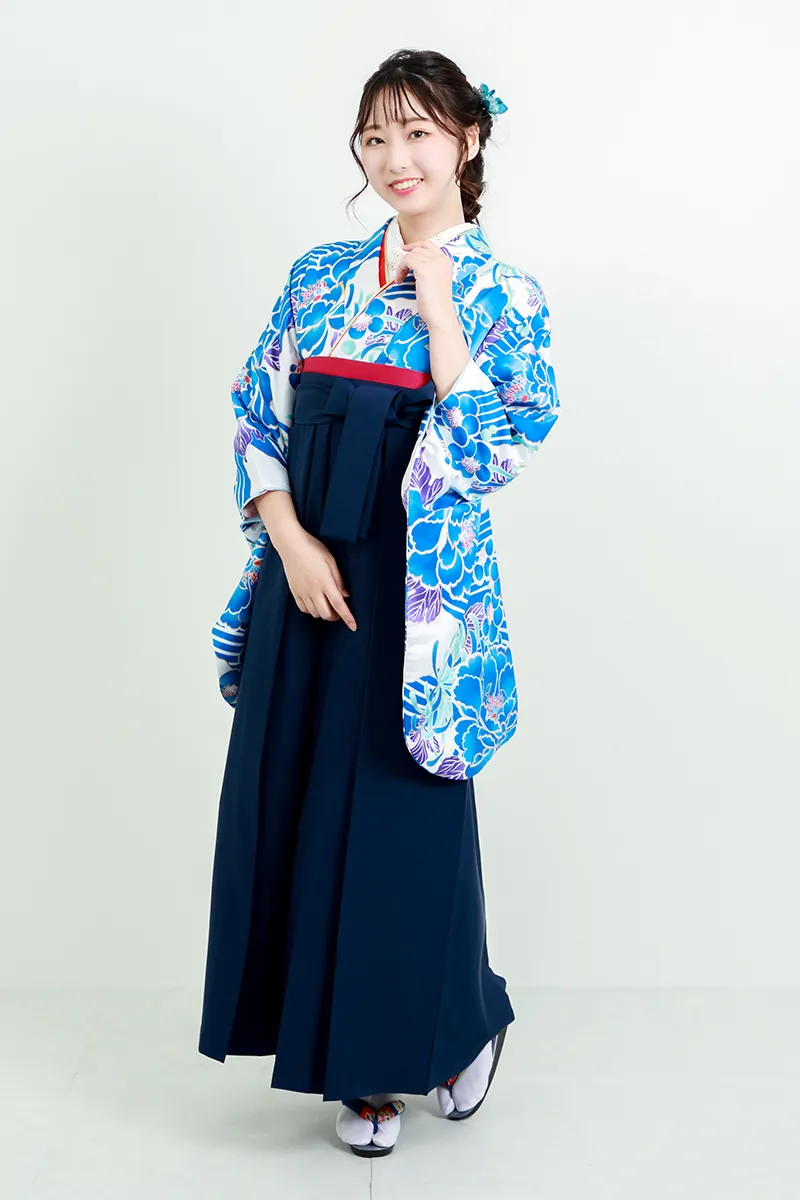 振袖 身長159-174cm 青　牡丹　菊　桜　亀甲紋　手毬　流水紋　正絹 菊京屋の振袖 /紺色/白色/古典/花柄/ 紺古典の花丸紋と流水 | My振袖